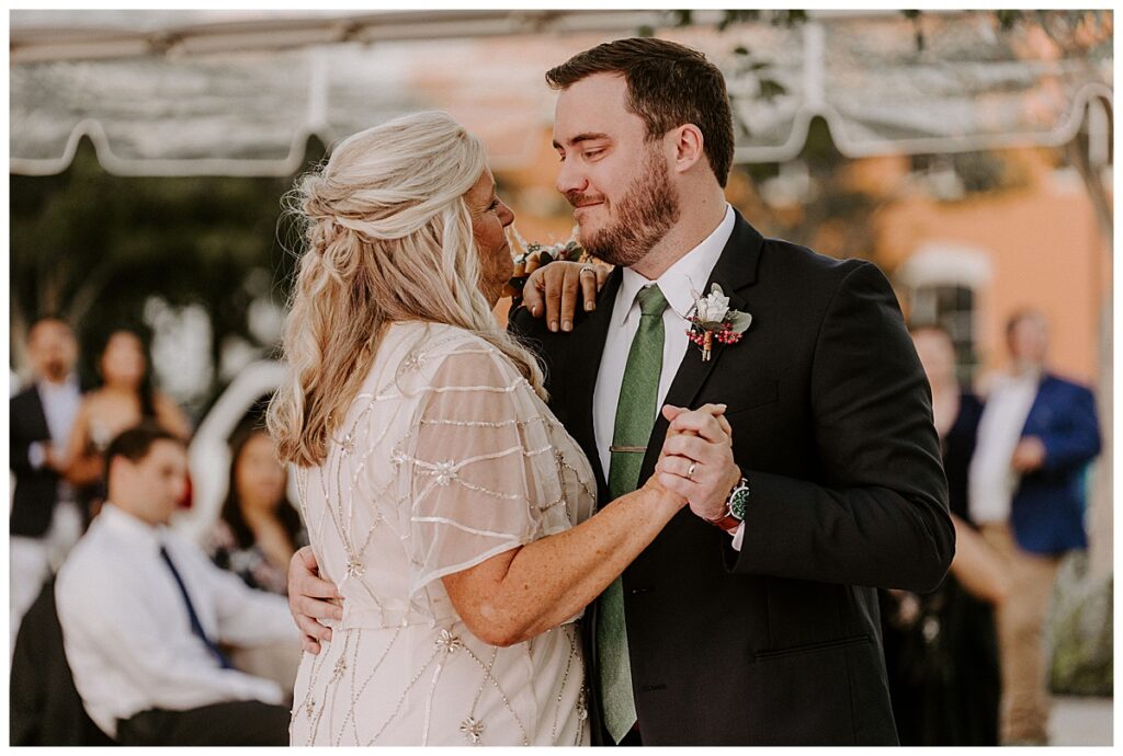 Mother/son dance