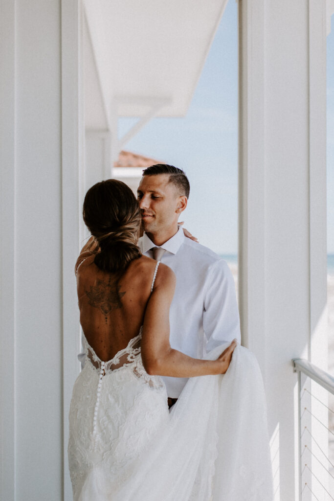 first look with couple