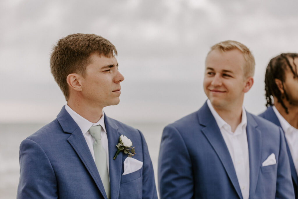 groom seeing bride walk down aisle